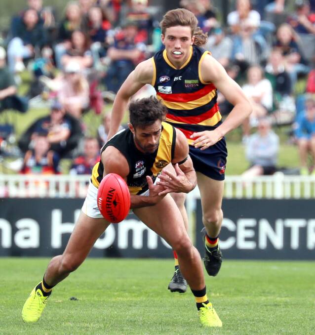 Jesse Manton in action during the AFL Riverina Championship grand final in 2020. Picture: Les Smith