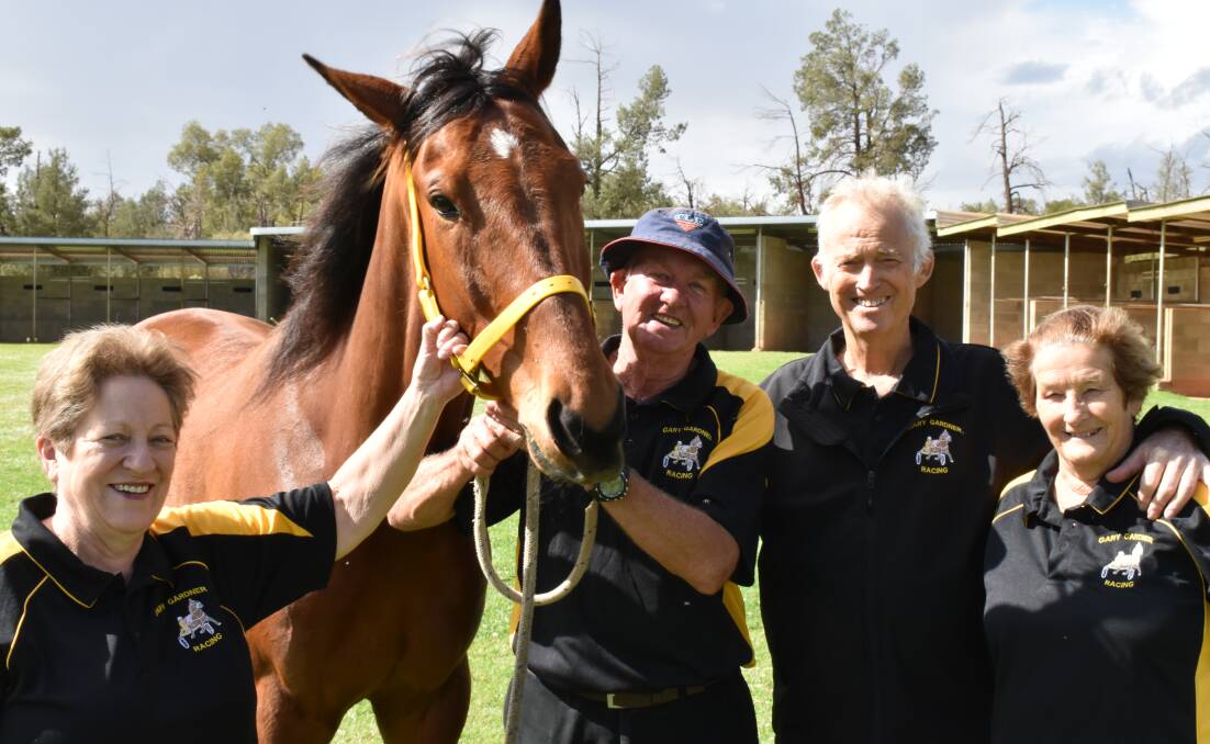 Heather Gardner, Gary Gardner, George Duncan and Donna Duncan with Untythehood ahead of the Griffith Pacers Cup earlier this month. Picture: Shaun Paterson