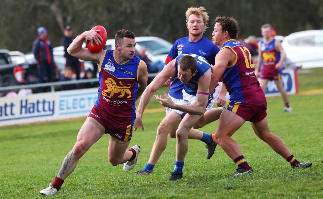 Michael Rothnie wins the footy against Turvey Park on Sunday. Picture: Emma Hillier