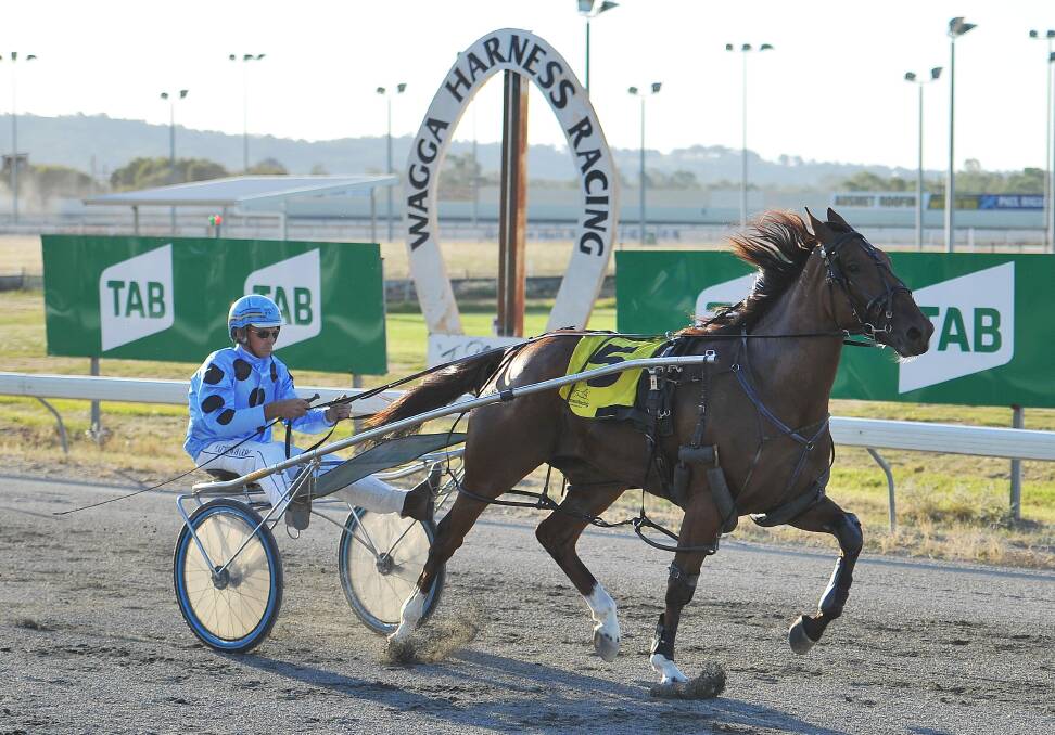 Untitled winning at Wagga in 2016 when with Matthew Harris.