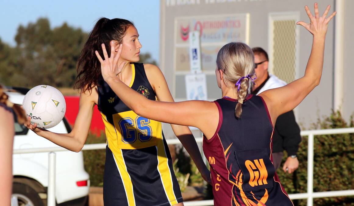 Sophie Fawns in action for Kooringal High School in the Tracey Gunson Shield.