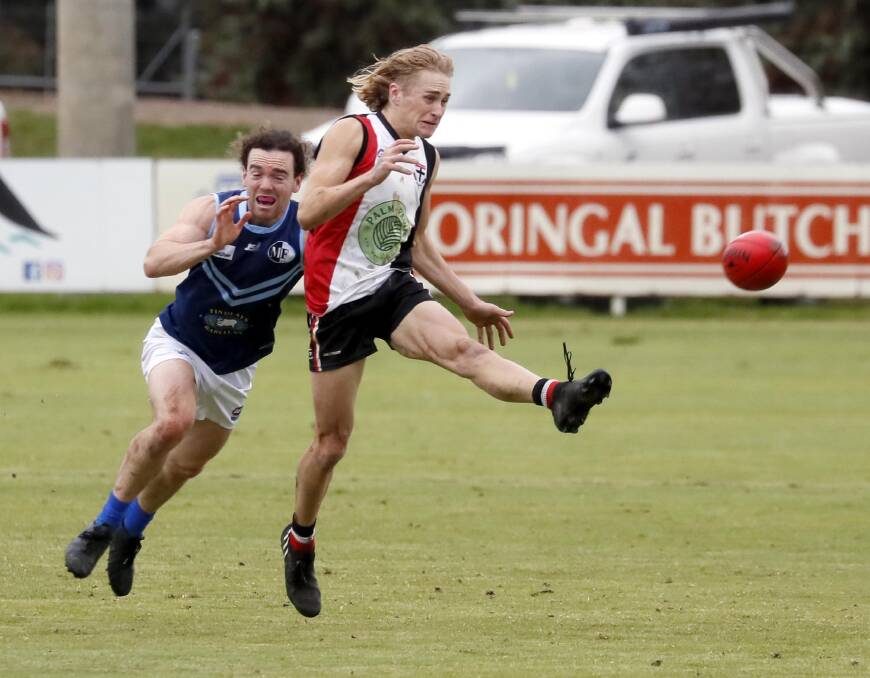 Steven Senior sends North Wagga forward against Barellan last weekend. Picture: Les Smith