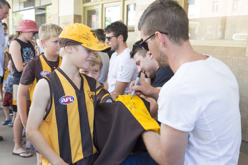 Ten Hawthorn players made a special appearance at the re-opening of the Temora Hotel on Saturday.