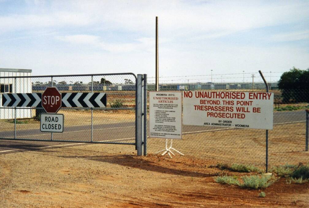The entrance of the Woomera Immigration Reception and Processing Centre in Australia. Photo taken in April 2003, when the center had already been closed. Picture: Wiki Commens