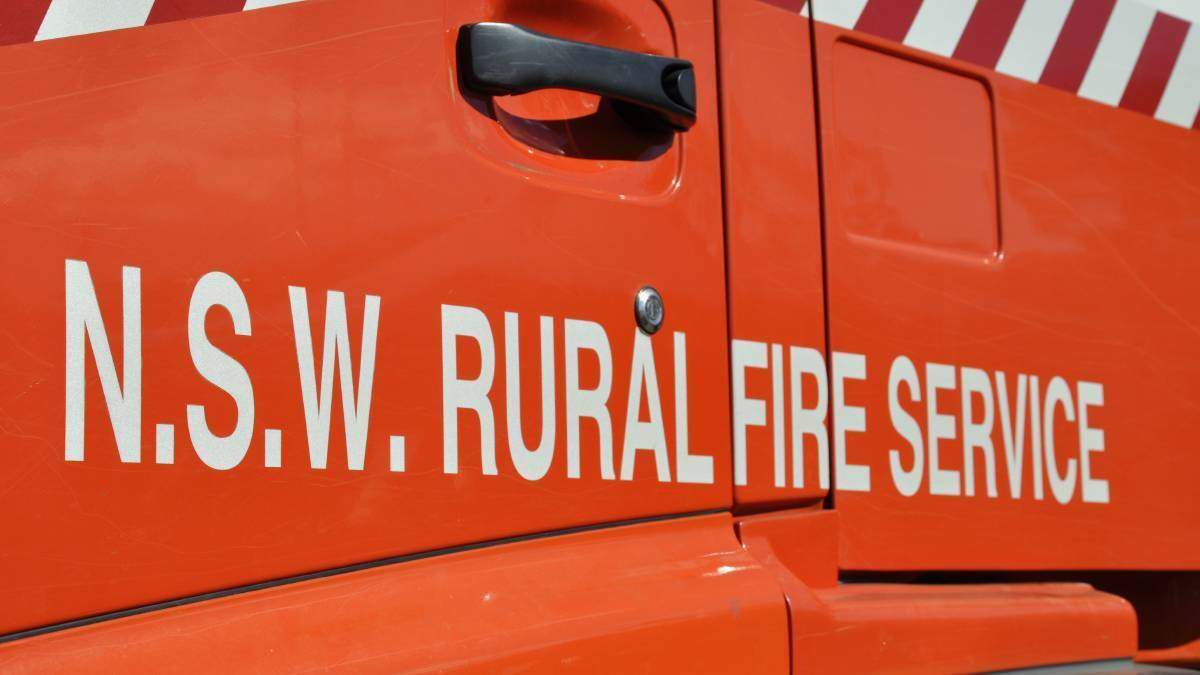Fortuitous rain helps to subdue out-of-control grass fire near Wagga