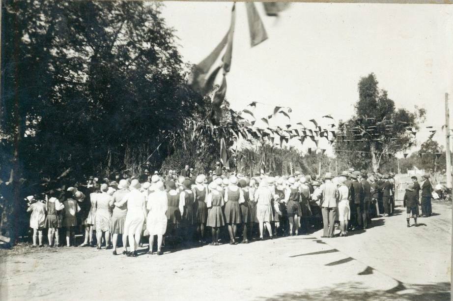 HISTORIC: Charles Sturt Memorial unveiled in Little Gurwood (later Sturt) Street in 1929. The memorial was later moved to the Wagga beach. Picture: Sherry Morris (Wagga Archives)