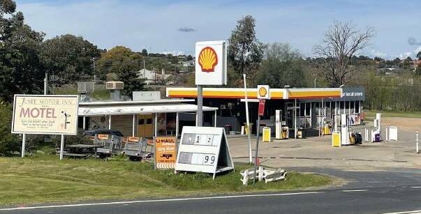 Illabo Road Shell station in Junee which was robbed by Zack Abraham Leroy in August 2022. Picture by Tim Piccione