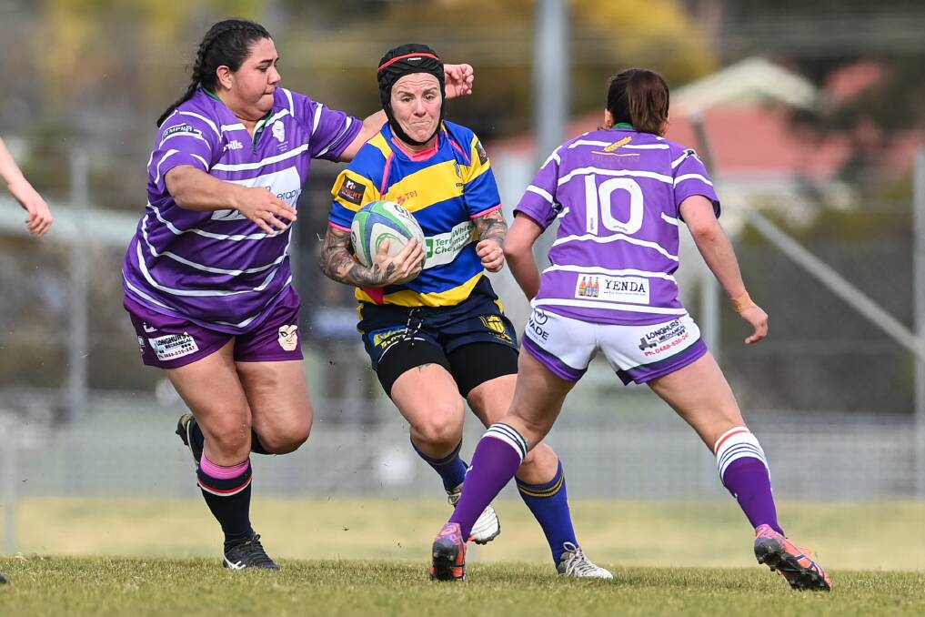 FULL STEAM AHEAD: Albury's Jasmine Wilkinson charges into the Leeton defence as the Steamers returned to action with a 29-0 win at Murrayfield on Saturday. Picture: Mark Jesser