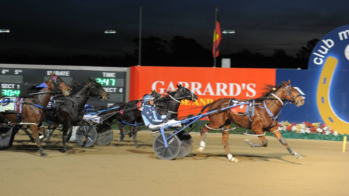 STRONG FINISH: Ronaldo races away from his rivals for Jackson Painting at Menangle on Saturday night. Picture: Racing at Club Menangle Trackside