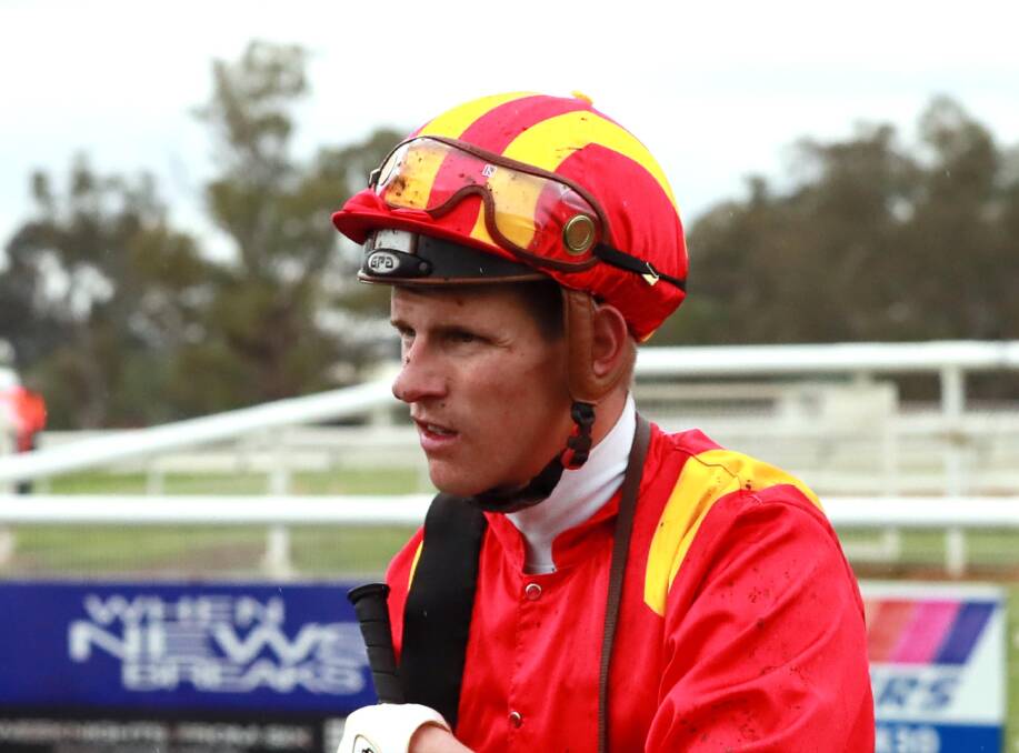 Nick Heywood will ride Hilltop Hood for Queanbeyan trainer Mick Smith in the Mountaineer Cup at Murrumbidgee Turf Club on Friday.