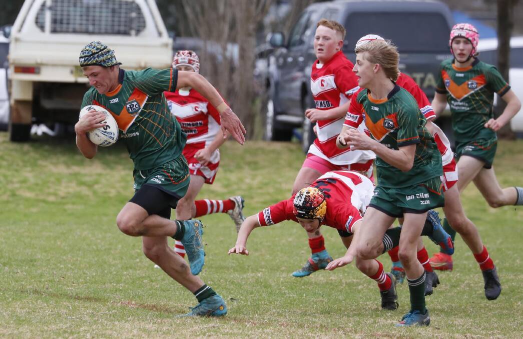 ON THE BURST: Deegan Lesniak sets off for a try for Tumbarumba-Batlow in the under 14s clash with Temora at the Riverina Schoolboys Carnival on Saturday. Picture: Les Smith