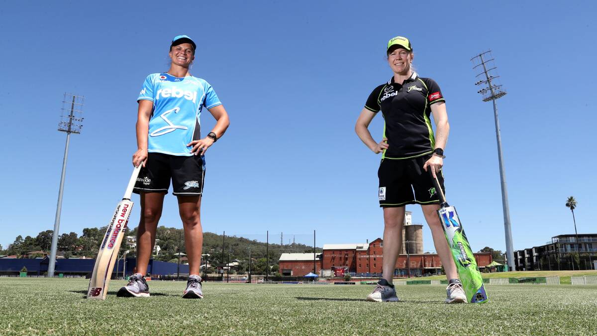 STAR ATTRACTION: Adelaide Strikers captain Suzie Bates and Sydney Thunder counterpart Alex Blackwell at Robertson Oval in January.