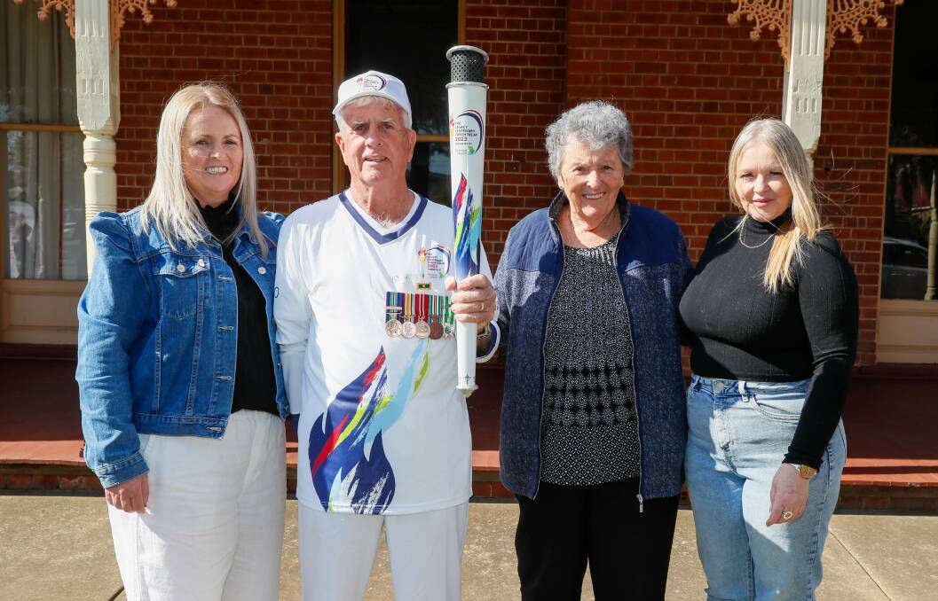 Vietnam veteran Derek Broad with his wife Rita and daughters Larnie Bourke (L) and Kylie Duck. Picture by Les Smith 