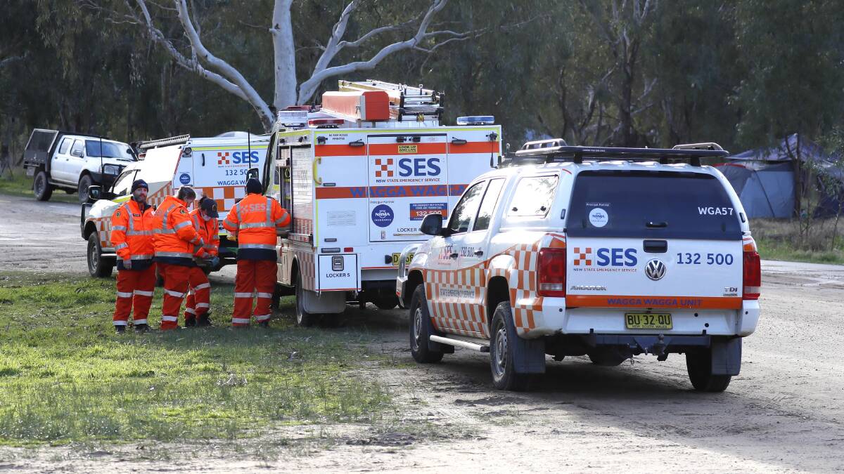 WARNING: Wagga SES warns North Wagga could be made isolate on Monday due to flood water covering roads. Picture: Les Smith
