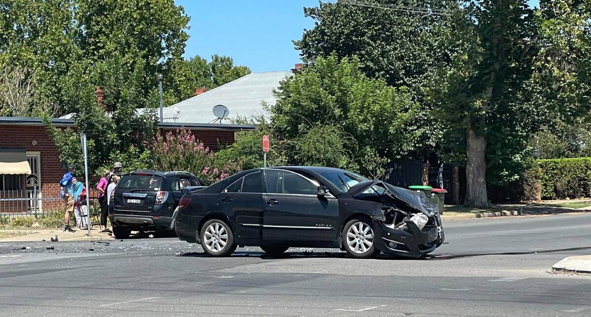 Cars collide at Beckwith, Kincaid Street intersection