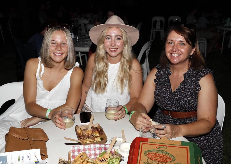 Wagga's Emily Podmore, Maddie Podmore and Gabby Sheather at the 2022 Food and Wine Festival at the Victory Memorial Gardens. Picture by Les Smith 