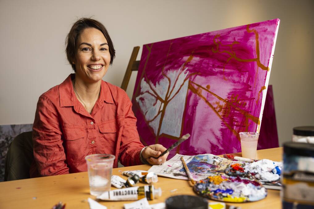 Leeton landscape artist Linzie Nardi to host upcoming art workshops. Picture by Ash Smith 