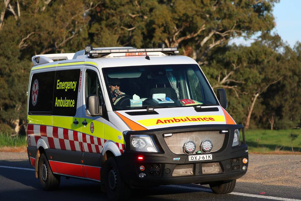 Pedestrian hit by car taken to Wagga Base Hospital