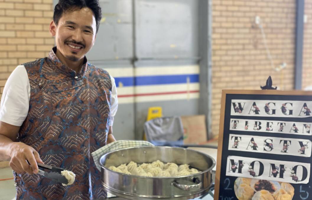 Meet the refugee chef behind Wagga's momo food stall