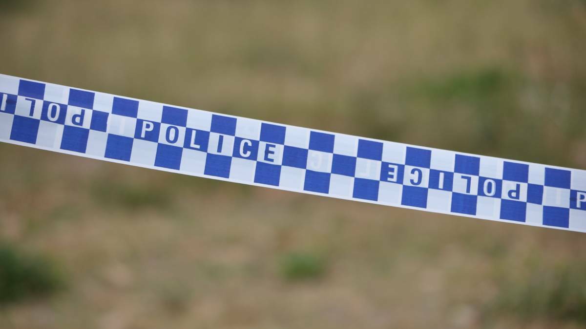 Elderly Wagga man punched in face after opening front door