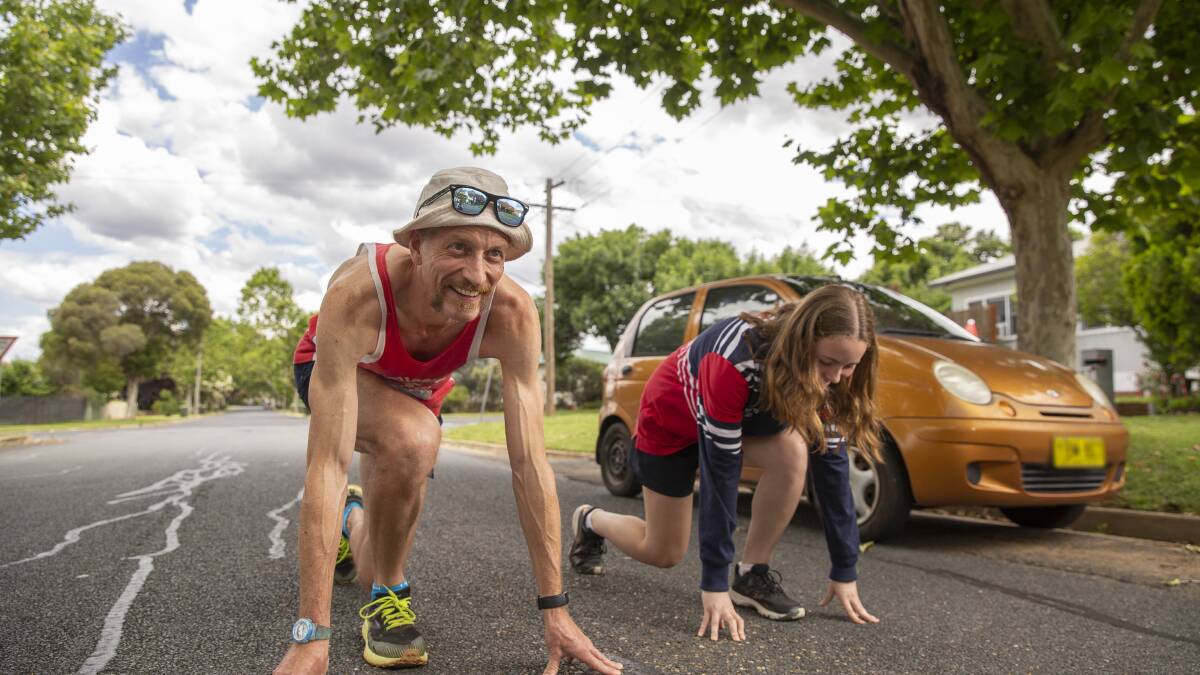 Wagga dad runs 12km to create heartwarming message