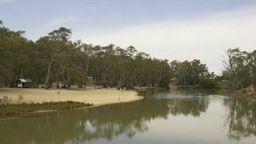 Police have found the body of an Irish tourist, who is believed to have fallen from a houseboat into the Murray River. (File photo)