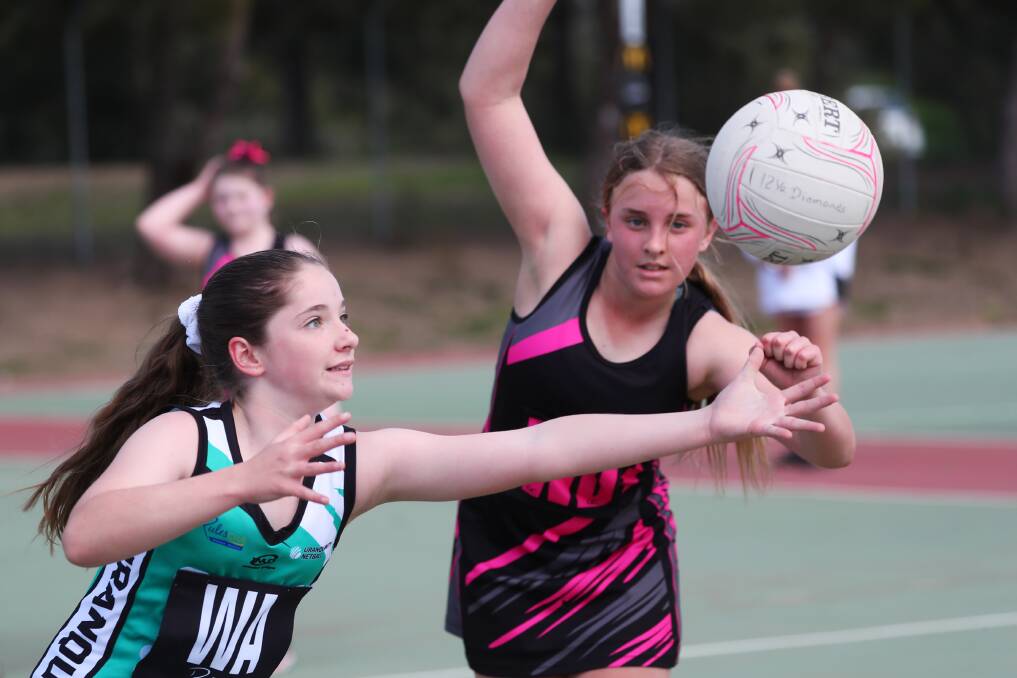 Pictures: Emma Hillier. Uranquinty Diamonds v Nixons Thunderbirds, and the two Shooting Stars, Diamonds and Opals, do battle.