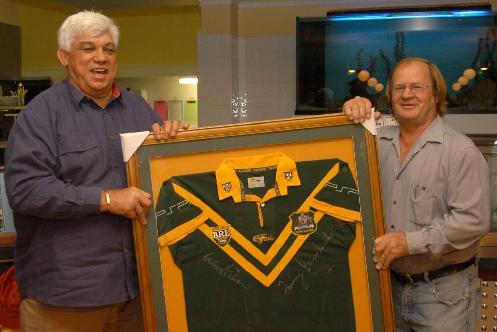 Raudonikis with Arthur Beetson in Wagga in 2012. The legendary league players were the inaugural State of Origin captains of 1980 for NSW and Queensland.