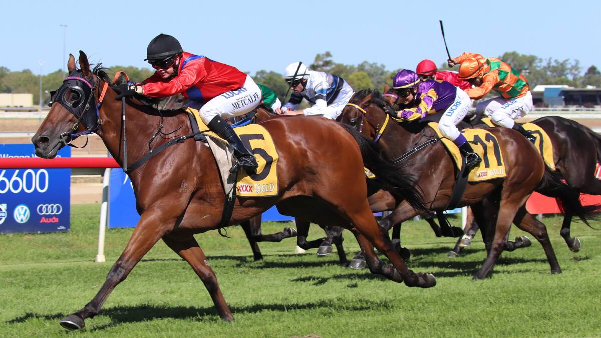 Zarlu powers to an upset win at Wagga in the Rodney Parsons OAM Handicap. Picture: Les Smith