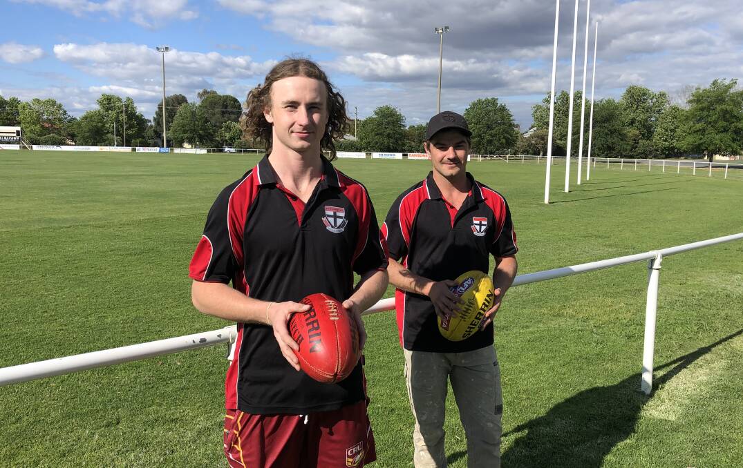 CHANGE OF SCENERY: Xavier Lyons (left)
and North Wagga coach Cayden Winter at
McPherson Oval on Thursday afternoon. Picture: Peter Doherty