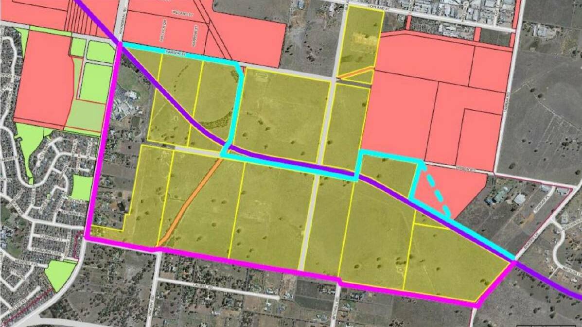 The rail corridor is in purple, with the rail trail concepts in blue and the southern route in pink. Source: Wagga City Council