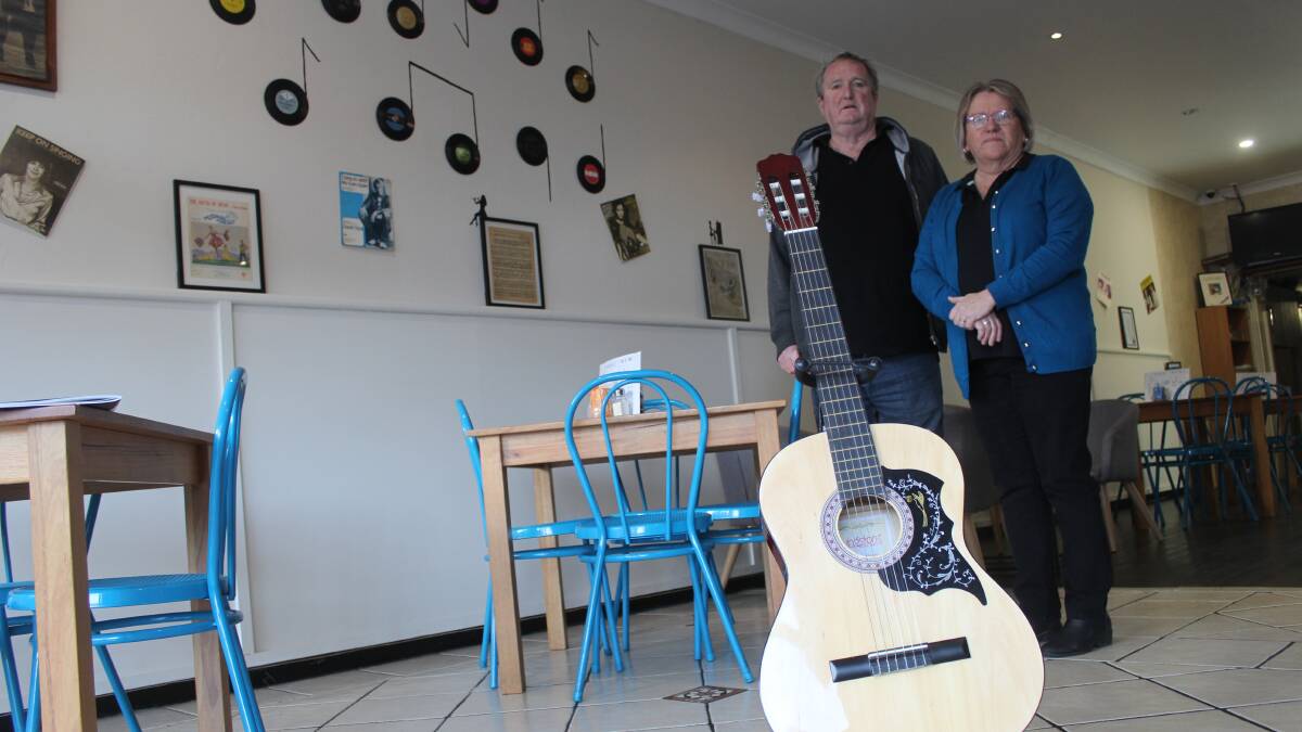 Wagga cafe plays to different beat to give gift of music