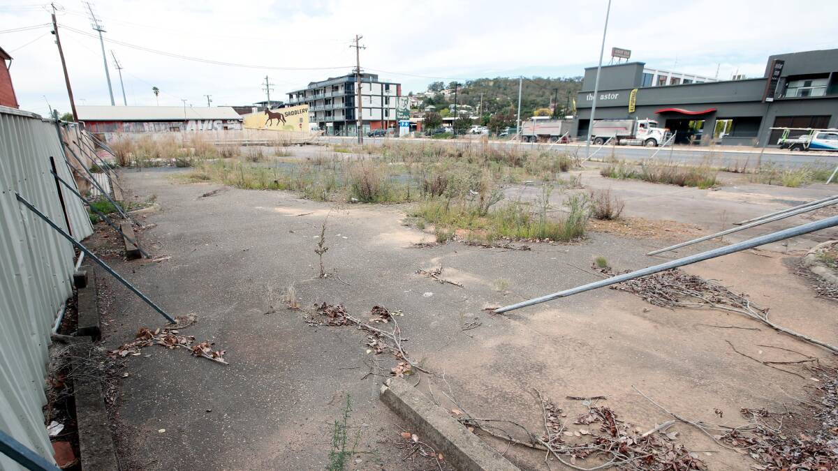 Wagga City Council gave the green light for a $15.5 million hotel at the corner of Baylis and Edward streets. Picture: Les Smith