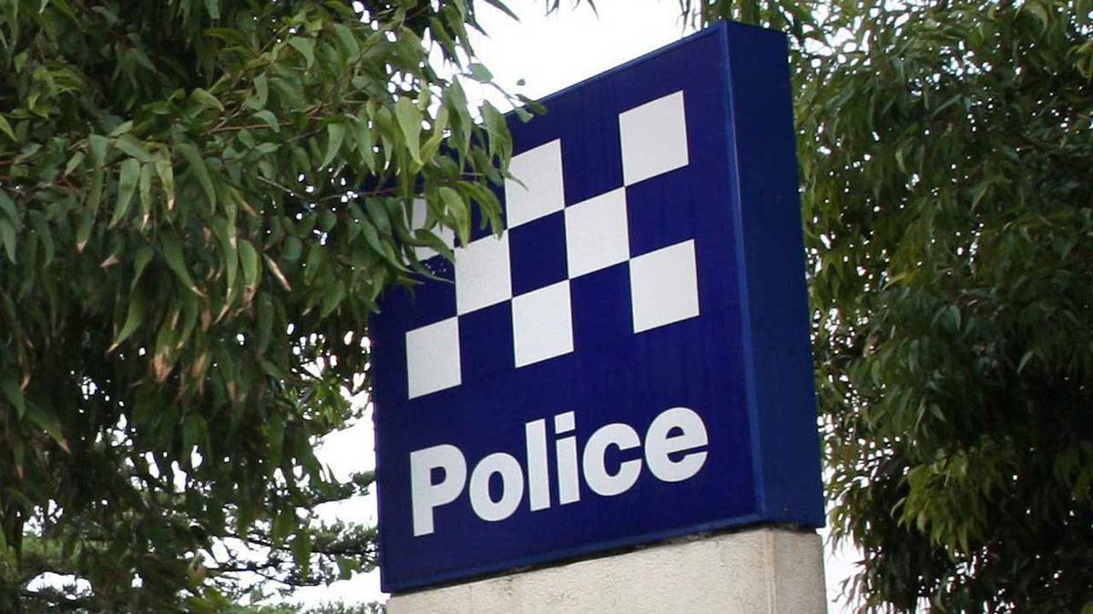 Police call on bushfire-affected communities to report criminal activity
