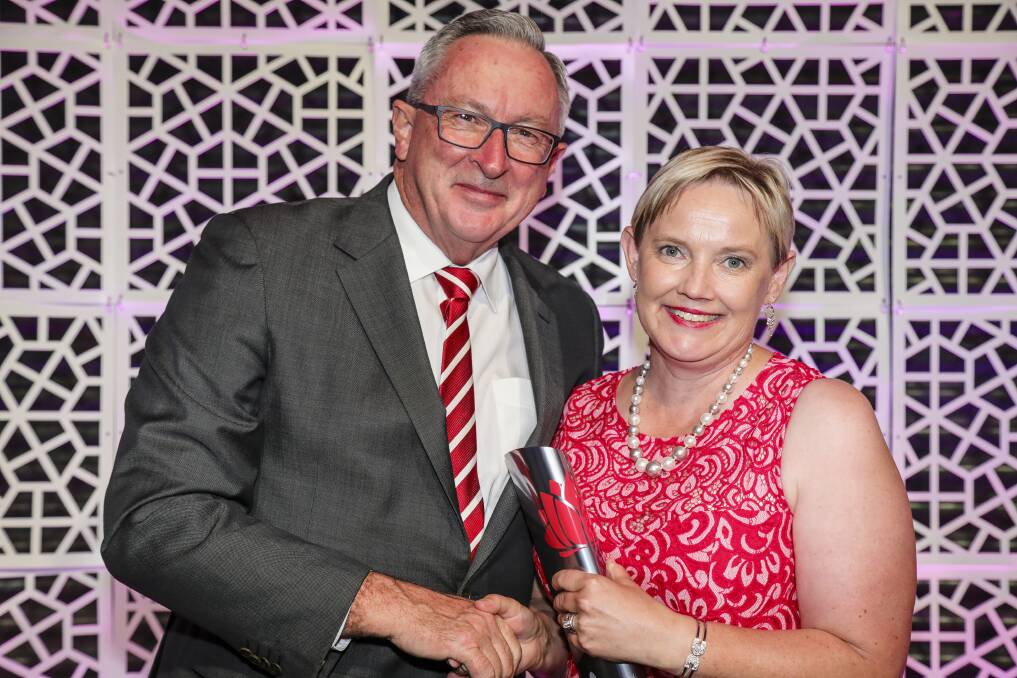 NSW Minister for Health presented Wagga palliative care nurse Jenny McKenzie with her award.