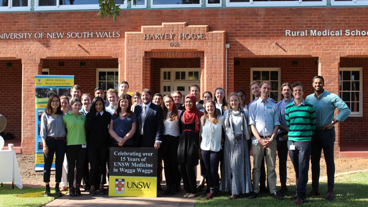 Current and former students and staff of the University of NSW Medicine's Rural Clinical School celebrate the 15th anniversary of the official opening of it's Harvey House location.
