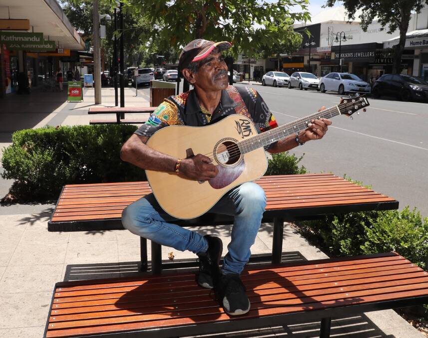 Lawrence Barlow, a Condobolin-based busker, on a visit to Wagga.