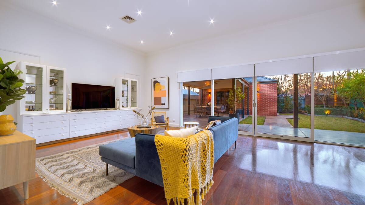 72 Peter Street Wagga
Bed 4 | Bath 2 | Car 2
$1,000,000 - $1,100,000
Agency: Fitzpatricks Real Estate
Contact: Paul Gooden, 0418 967 982
Inspect: 10am to 10.30am and 1pm to 1.30 pm