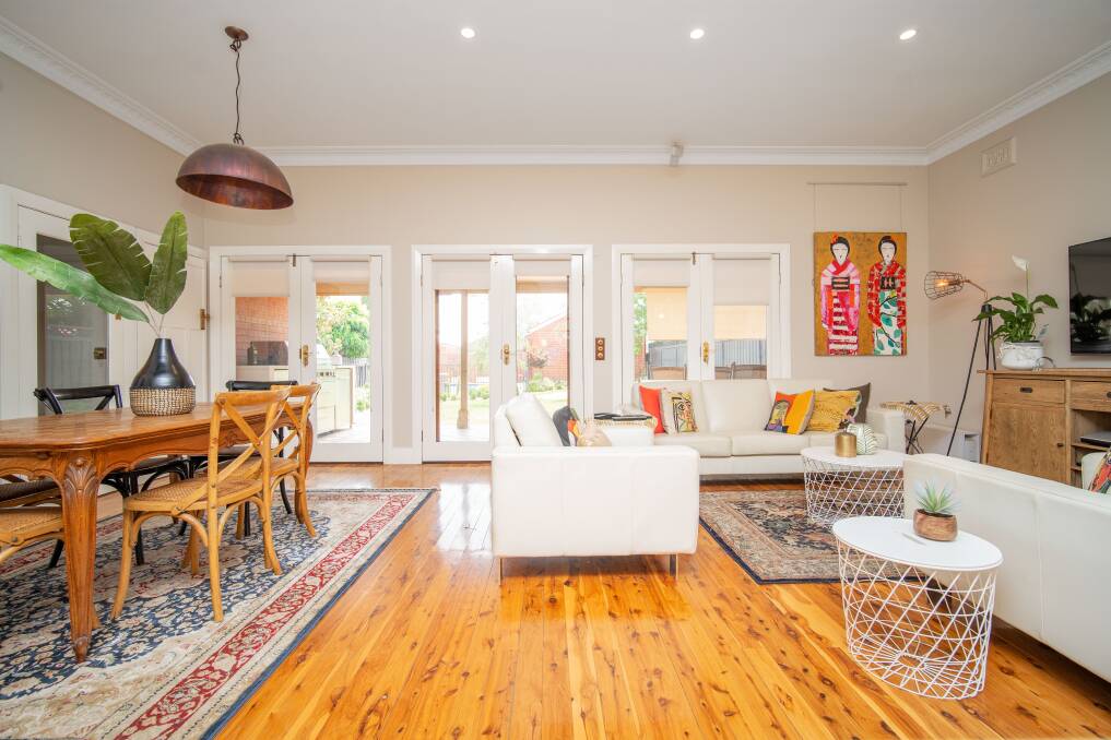 40 Fox Street Central Wagga Bed 5 | Bath 2 | Car 1
$1,225,000
Agency: Remax Elite
Contact: Dave Skow, 0407 419 175
Inspect: Saturday March 7 from 11.30am to noon
