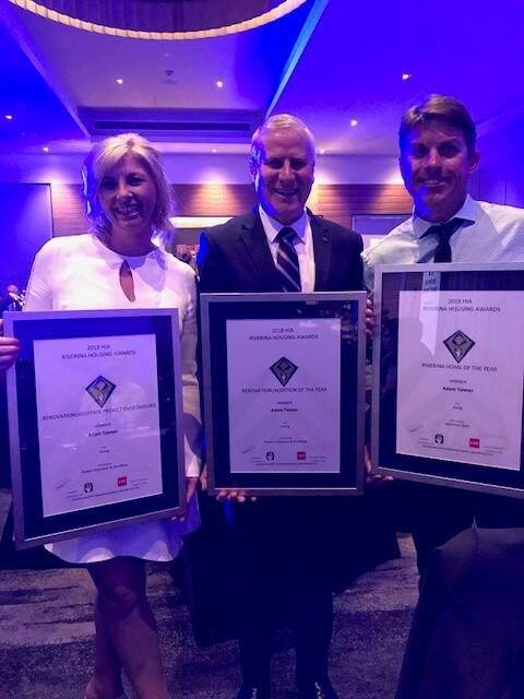 TOP HOME: The Riverina's home of the year award went to Fiona and (R) Adam Tanner, with Michael McCormack at the HIA Awards on September 21. Picture: supplied 