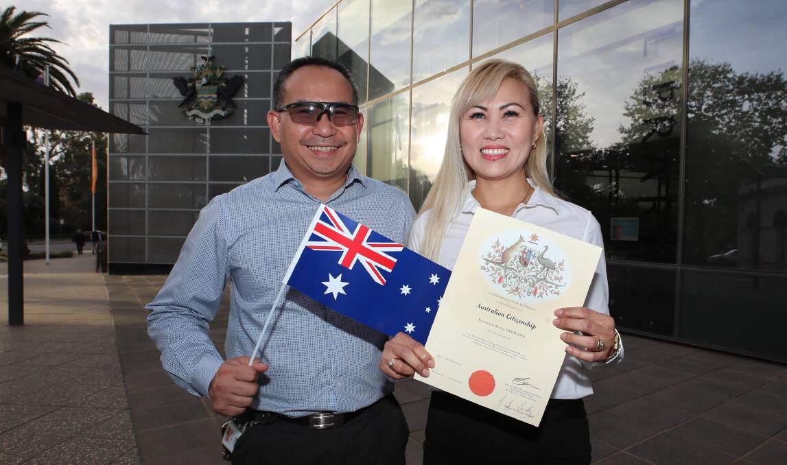 WAGGA WELCOMES: Rosemarie Zaragoza, from the Phillipines, gains her citizenship on Thursday alongside her husband Robert. Picture: Les Smith
