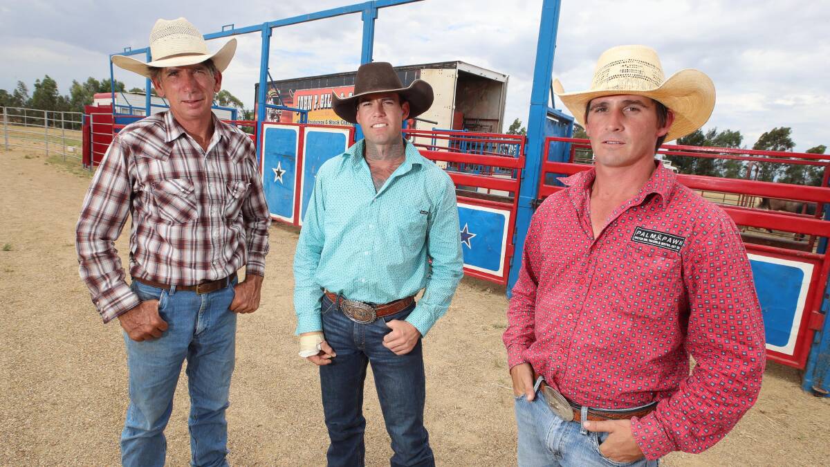 Jarrad Gill, Guy Clarke and Jason McDonald preparing for the Gil Mathew Wagga Pro Rodeo February 9. Picture: Les Smith