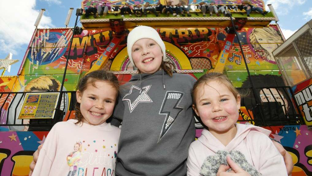 Aaliyah Mathers, Ashyah Anesbury and Kenda Mathers enjoying the Wagga Show in 2019. File picture