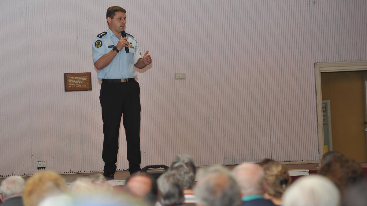 WARNING: James McTavish addresses Wagga residents on flood planning ahead of the 2012 devastation. 
