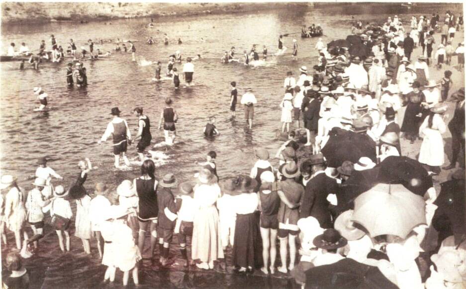 MOMENT IN TIME: People enjoy a Wagga Beach Carnival that was held in 1918. Picture: Sherry Morris Collection 