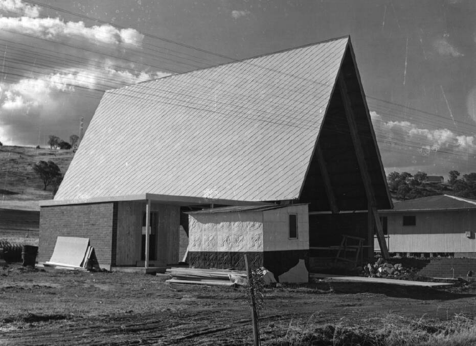 BUILDING: St Albans Church under construction in Lake Albert Road, Kooringal. Picture: Tom Lennon Collection