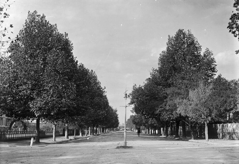 Gurwood Street looking towards Fitzmaurice Street from the Simmons Street corner, early 1900s. Supplied picture (CSU RW2745, Pym Collection)