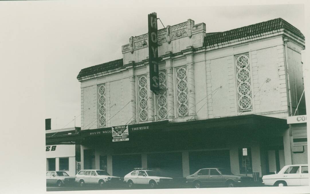 UP FOR GRABS: The historic Hoyts Plaza Theatre in Wagga Wagga featuring a notice for an auction sale by Hore and Davies. Picture: Sherry Morris
