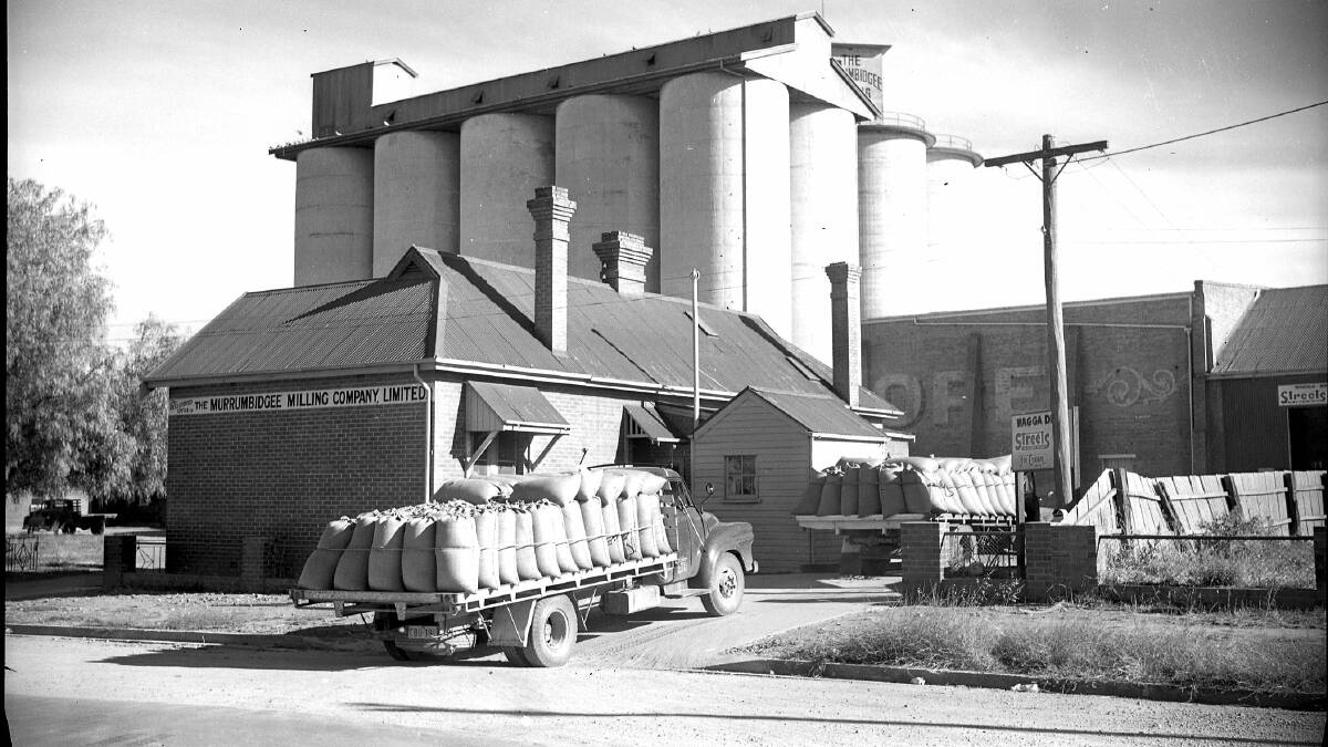 HISTORY: A delivery of wheat to the Murrumbidgee Milling Company Limited in Edward Street, December 1960. Picture: Lennon Collection CSURA RW1574.319