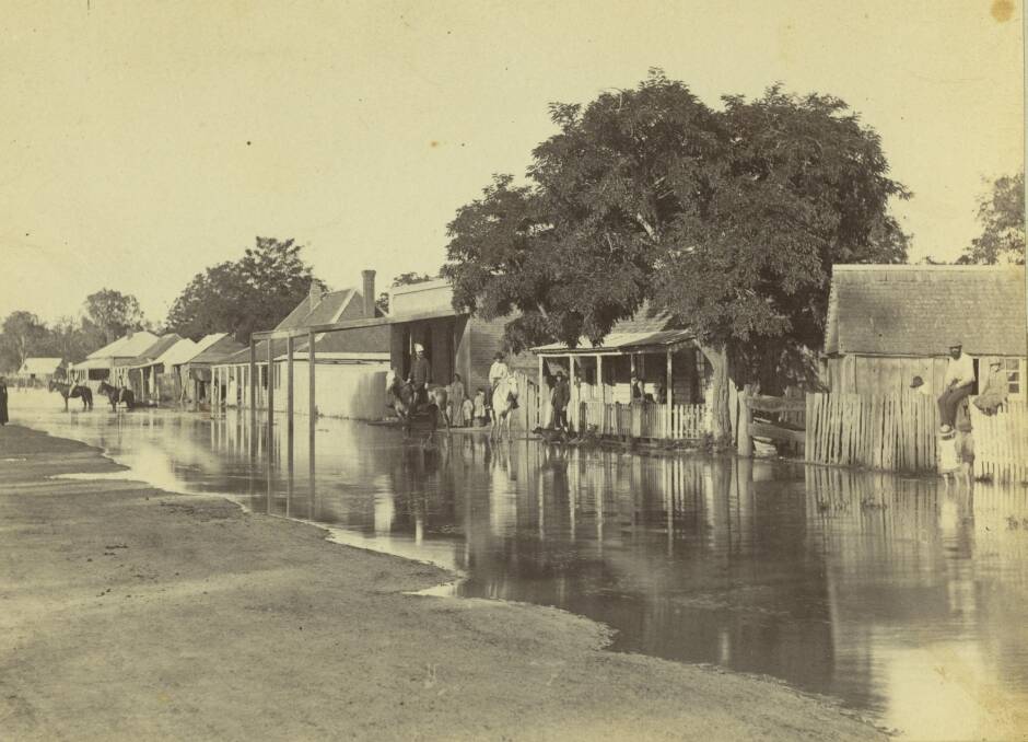 FLOODED: Gardiner Street, North Wagga in January 1891. The Black Swan Hotel is far left. Picture: CSURA RW3082
